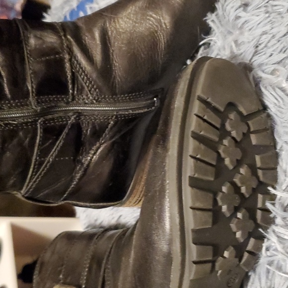 Black ankle boots - Picture 2 of 3